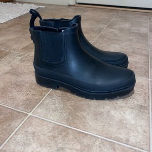 Size 6 Black waterproof booties